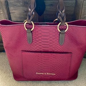 Dooney & Bourke Tote